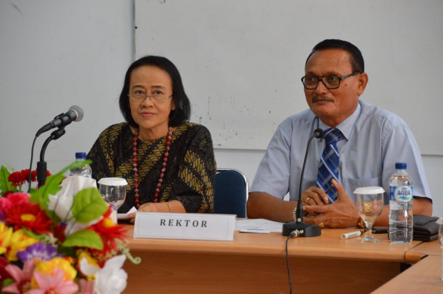 Sosialisasi Pengembangan Pendidikan Standarisasi Dan Pemanfaatan E Learning Di Uncen Uncen 0058